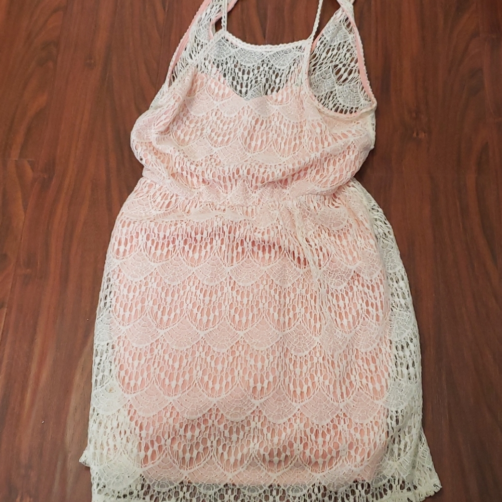 Juniors peach and white dress